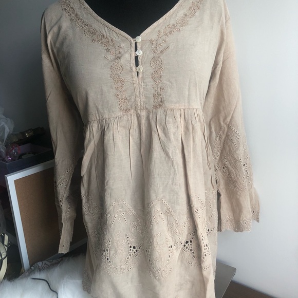 Simply Noelle Tops - Linen embroidered detail blouse +BONUS! NWT!